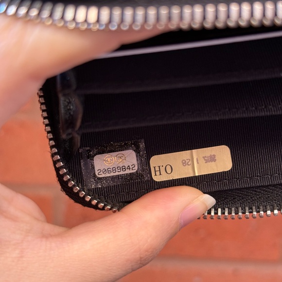 Chanel Zip Lambskin Cardholder Wallet SHW 20 - Picture 7 of 9